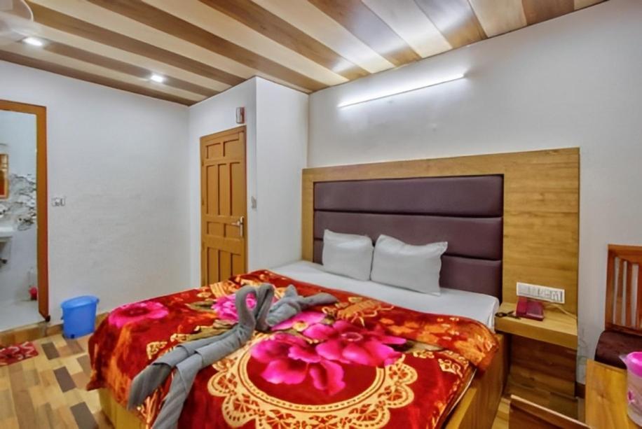 Hotel Shingar Manāli Kültér fotó