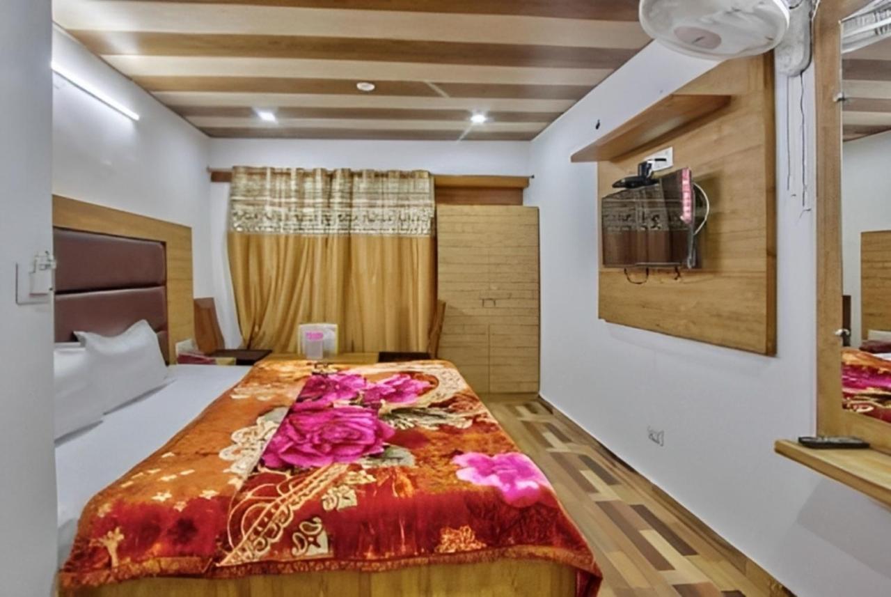 Hotel Shingar Manāli Kültér fotó