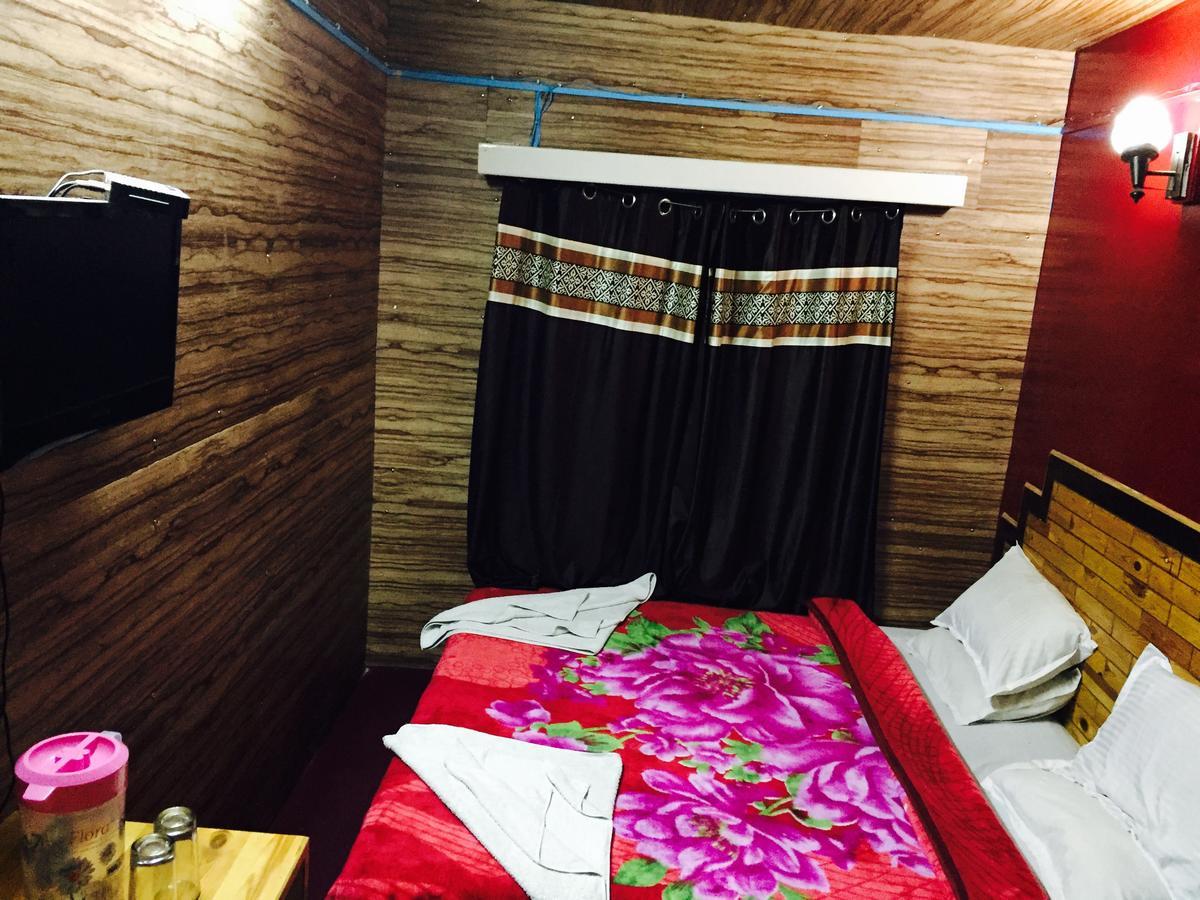 Hotel Shingar Manāli Kültér fotó