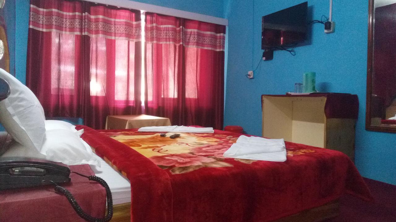 Hotel Shingar Manāli Kültér fotó